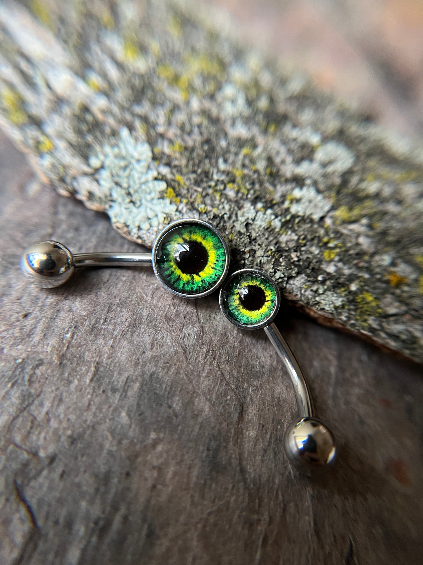 Green Eyeball Glass Cabochon Belly Ring