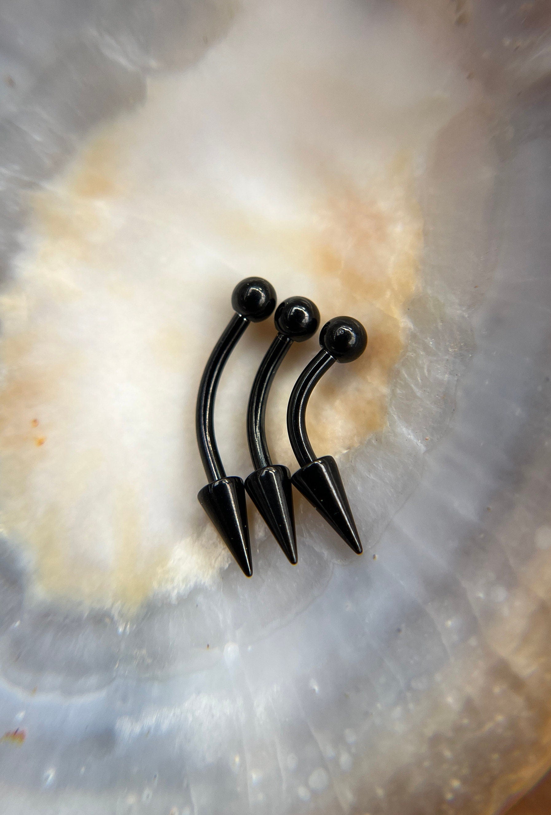 Single Black Titanium Plated Vertical Lip Curved Barbell Slender Long Spike 16G (1.2mm) Eyebrow Rook Barbell Curve Piercing Steel Spiked